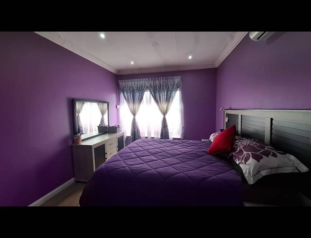 3 BEDROOM TOWNHOUSE FOR SALE IN FLORA GARDENS